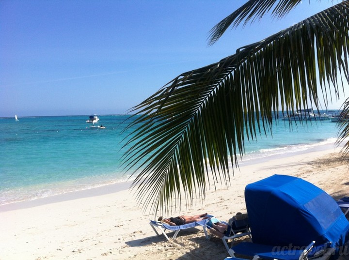 Пляж. Отель Beaches Turks and Caicos, о. Провиденсьялес, островная группа Кайкос, острова Тёркс и Кайкос