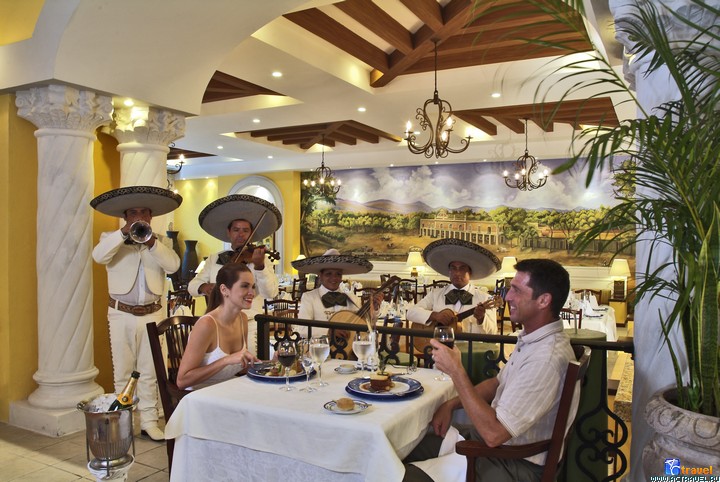 Ресторан Maria Marie. Отель The Royal Playa del Carmen