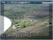 Прощальный взгляд на юрточный лагерь с горы. Пора уезжать