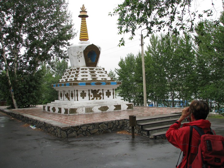 Повсюду в Туве можно найти буддистские ступы - монументы, призванные помочь сохранить мир в мире.