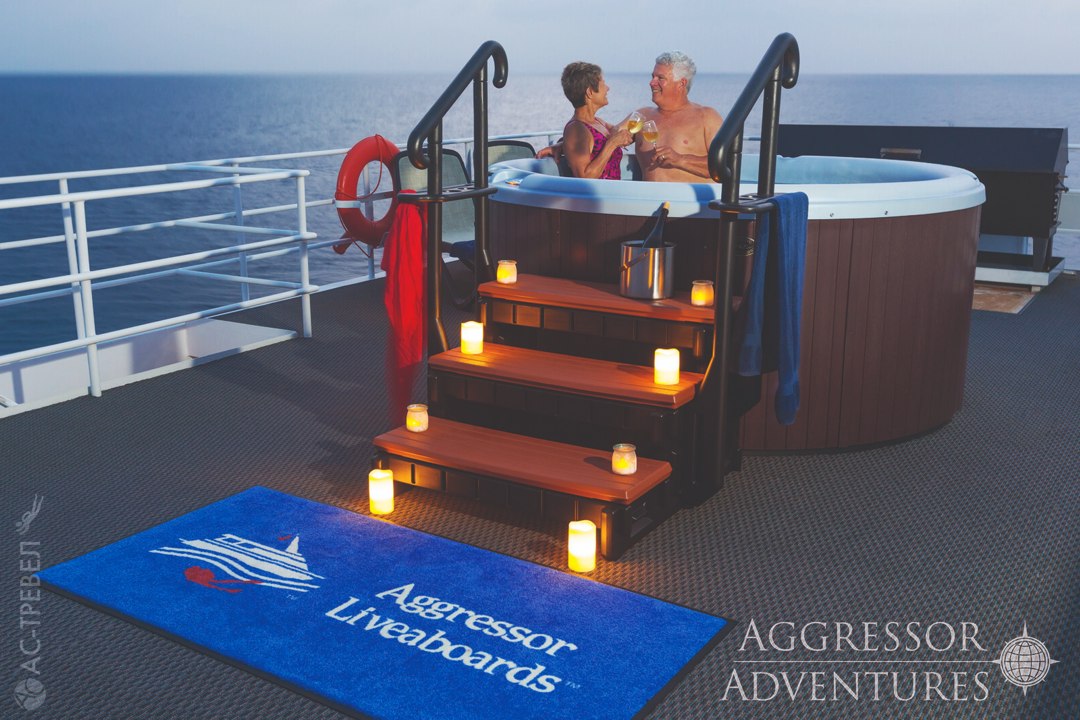 Джакузи на яхте Bahamas Aggressor II