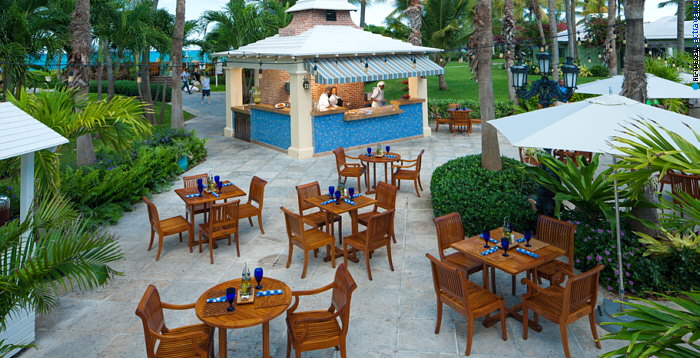 Ресторан Courtyard Bistro отеля Beaches Turks & Caicos