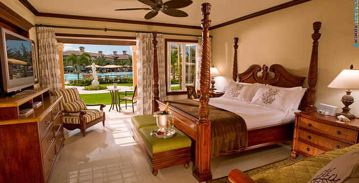 Номер Italian Two Bedroom Poolside Walkout Butler Family Suite отеля Beaches Turks & Caicos