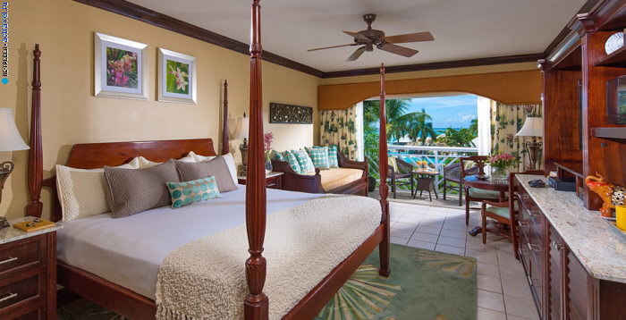 Номер Caribbean Honeymoon Grande Luxe отеля Beaches Turks & Caicos