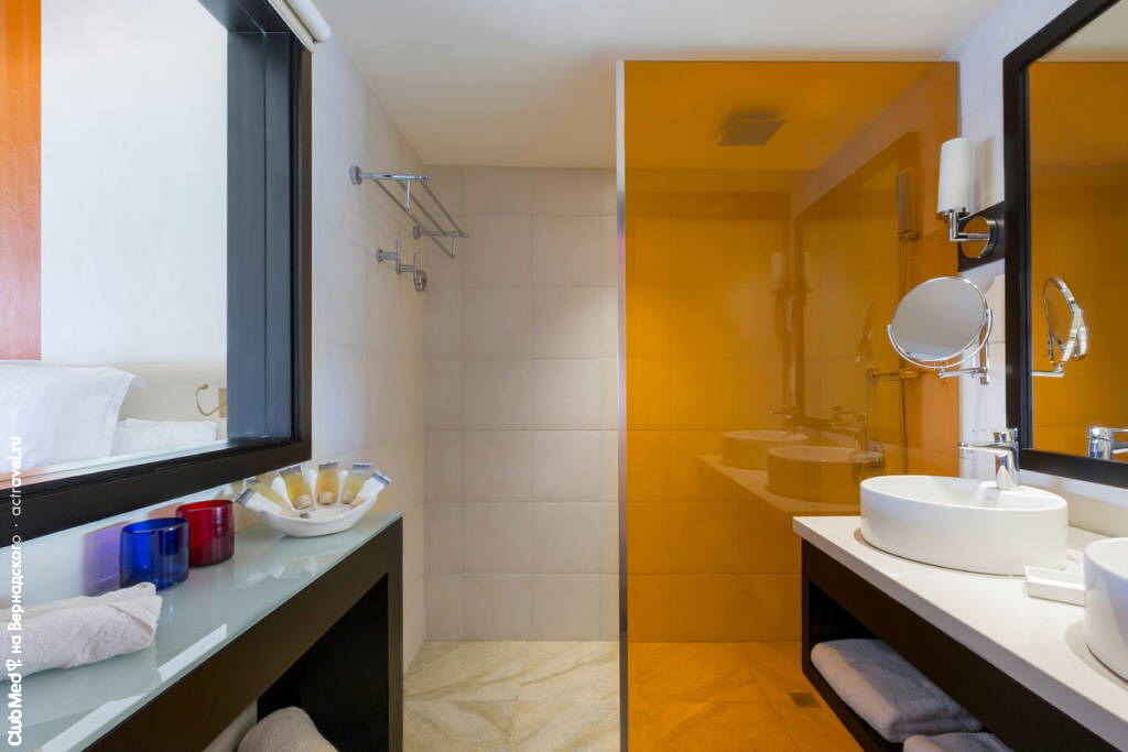 Ванная комната стандартного номера Супериор в Club Med Cancun