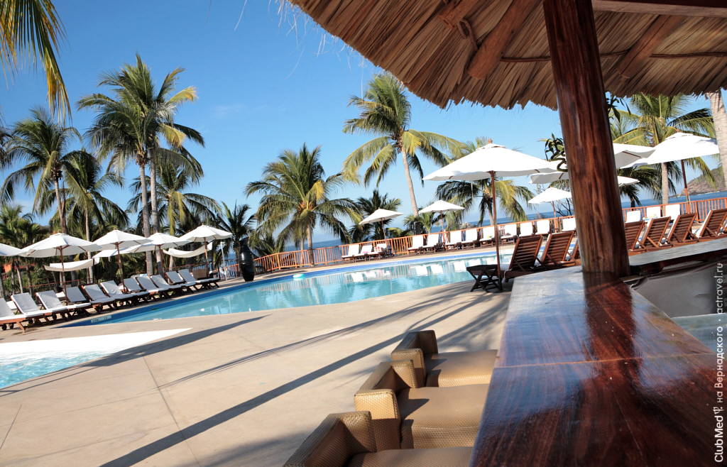 Бар в Club Med Ixtapa Pacific