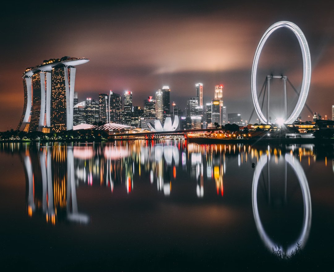 Вечернее освещение Сингапура
