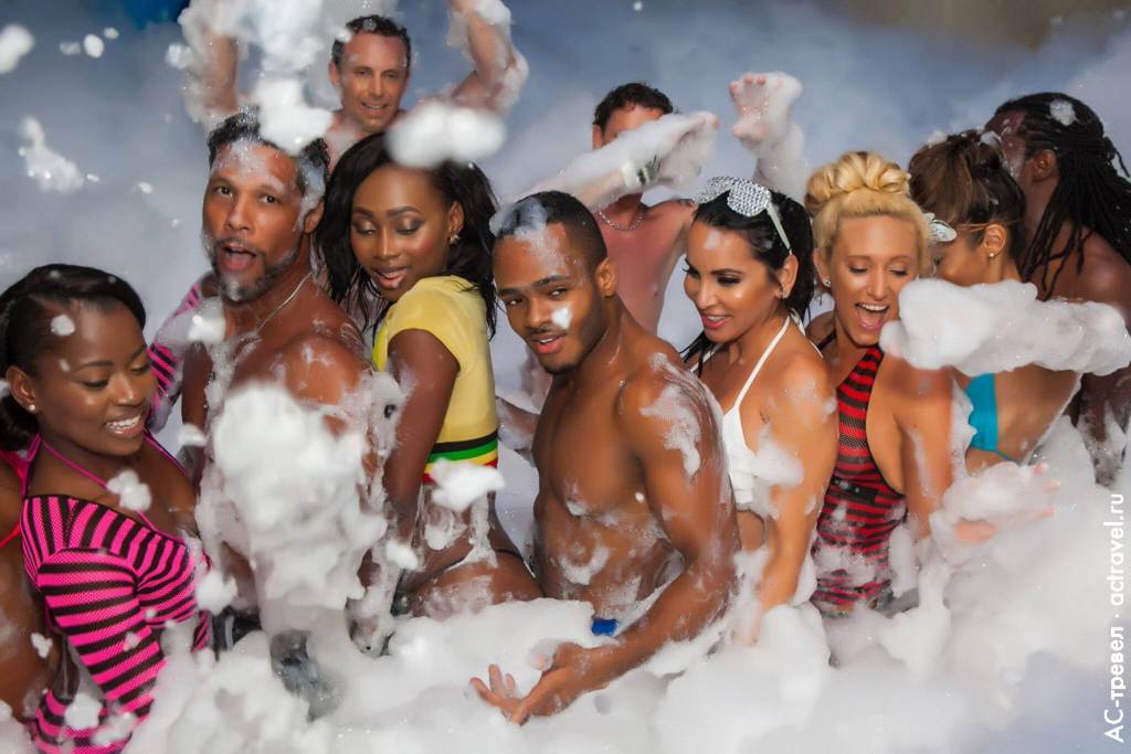 Пенная вечеринка в отеле Hedonism II