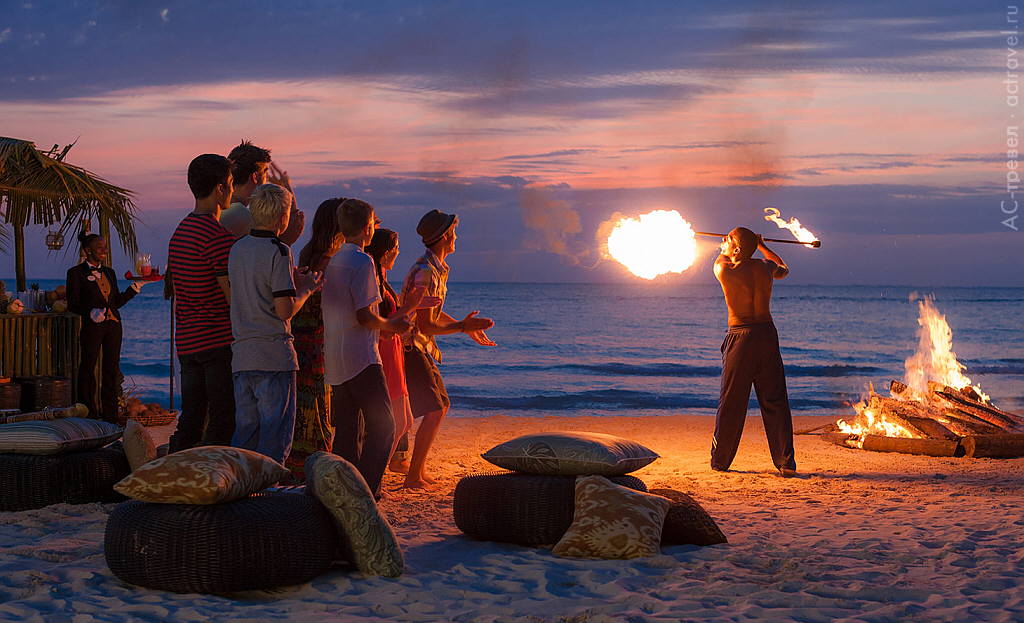 Вечернее представлени на пляже отеля Beaches Negril