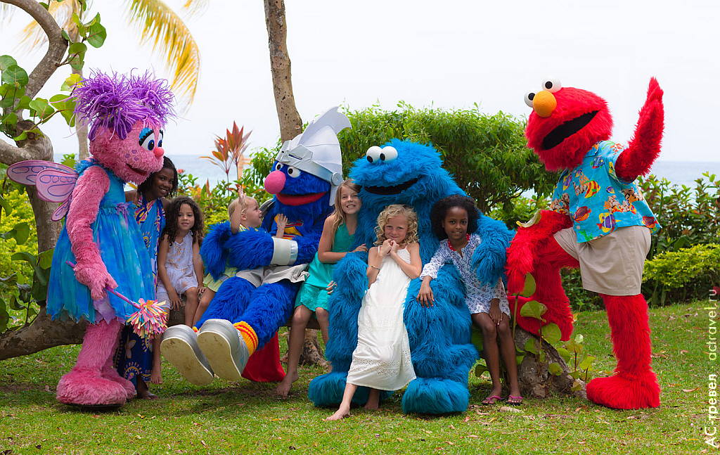 Герои «Улицы Сезам» развлекают детей