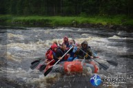 Мы пройдем только три порога: Питкякоски (Кривой), Большой и Малый Толли. Они имеют какие-то категории сложности (до третьей), но практически безопасны, так что здесь сплавляются и дети. Путешествие по Карелии.