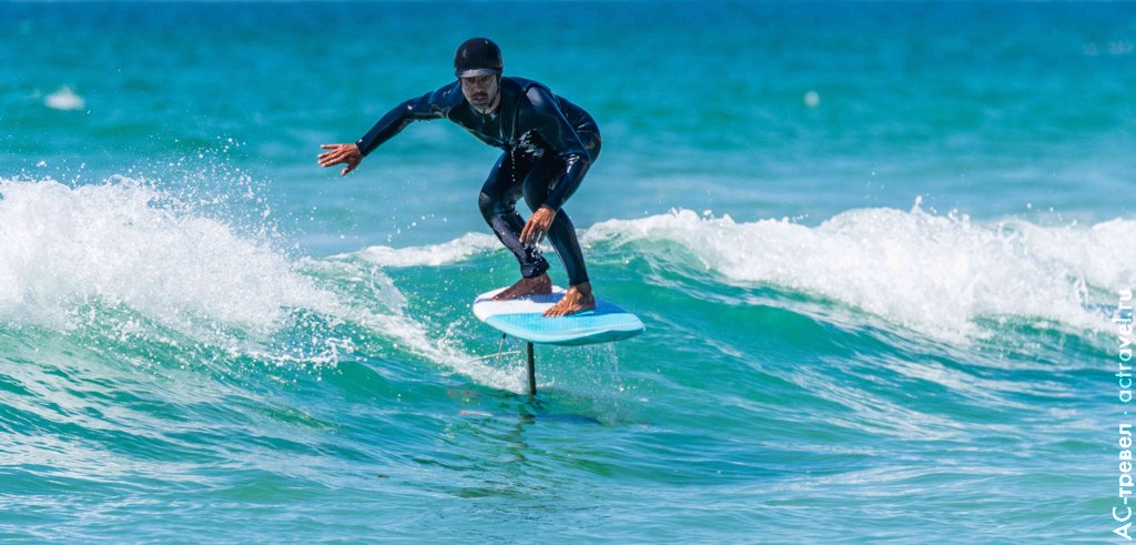 Электрическая доска на подводных крыльях для серфинга