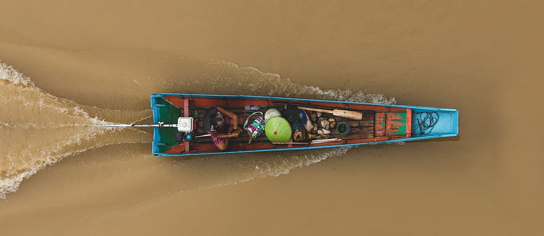 Лодка на притоке Меконга, Лаос