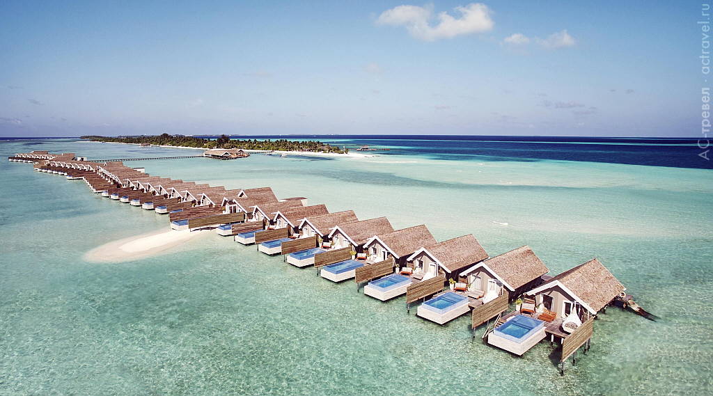 Виллы на воде с бассейном в отеле LUX* South Ari Atoll Resort