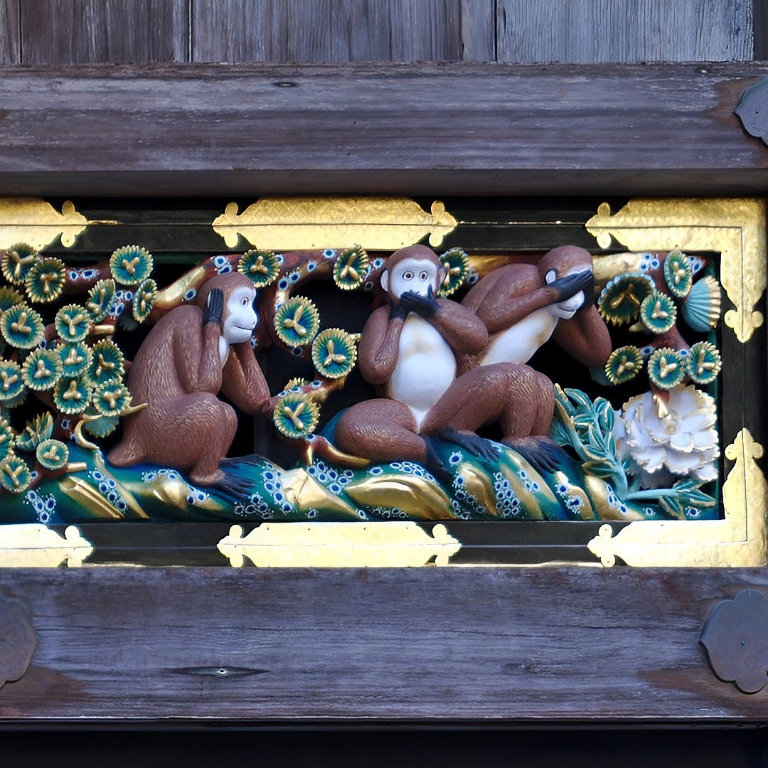 Резное панно с изображение трех обезьян, святилище Тосёгу, Никко