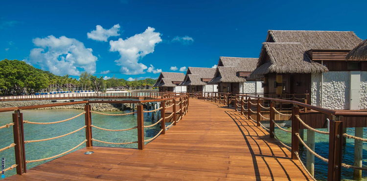 Бунгало на воде в отеле Palau Pacific Resort