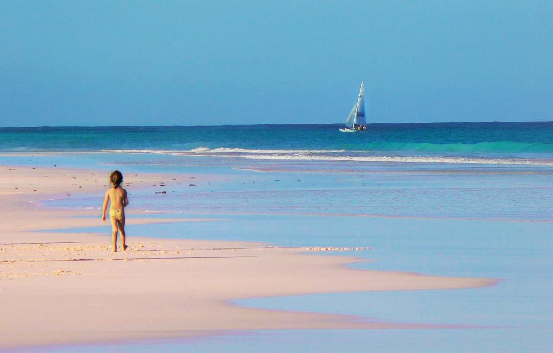 Розовый песок острова Харбор, Багамы