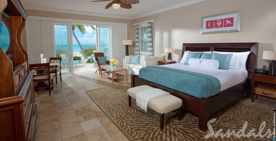 Номер Beachfront Honeymoon Walkout Butler Villa Suite в отеле Sandals Emerald Bay