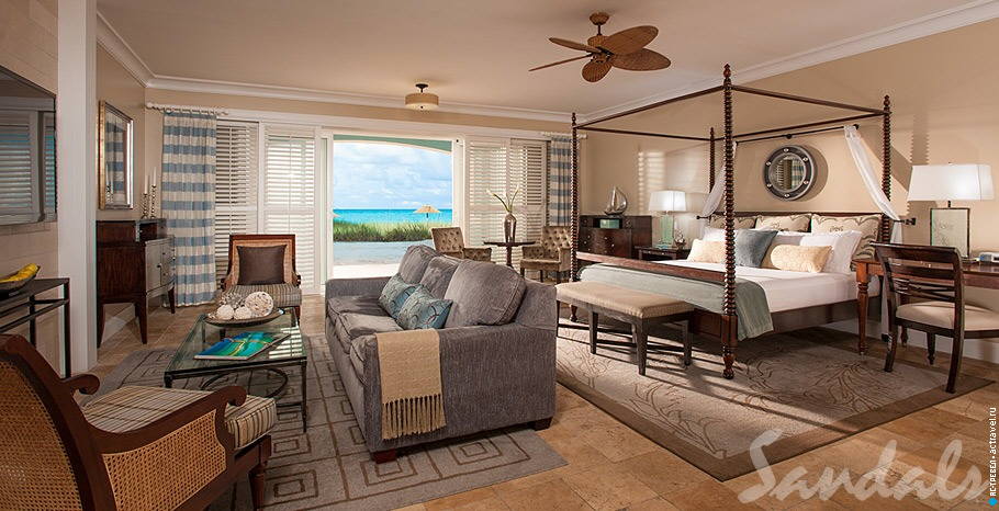 Номер Beachfront Oversized Walkout Butler Villa Suite в отеле Sandals Emerald Bay