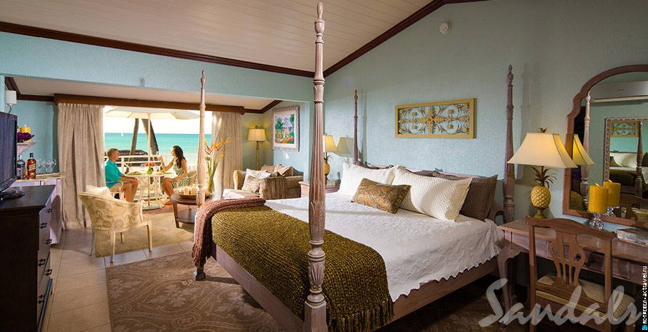  Caribbean Honeymoon Beachfront Grande Luxe Club Level Room   Sandals Grande Antigua