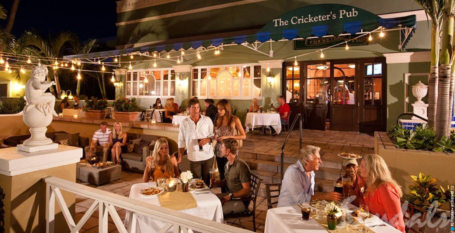 Ресторан The Cricketer's Pub отеля Sandals Royal Bahamian