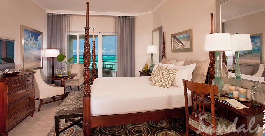 Номер Balmoral Oceanview Grande Luxe Room в отеле Sandals Royal Bahamian