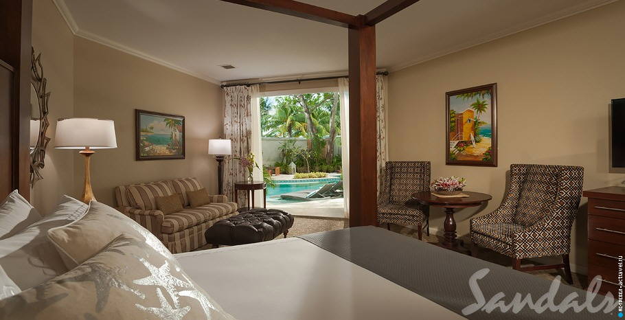 Номер Windsor Honeymoon Hideaway Swim Up Crystal Lagoon Zen Butler Suite в отеле Sandals Royal Bahamian