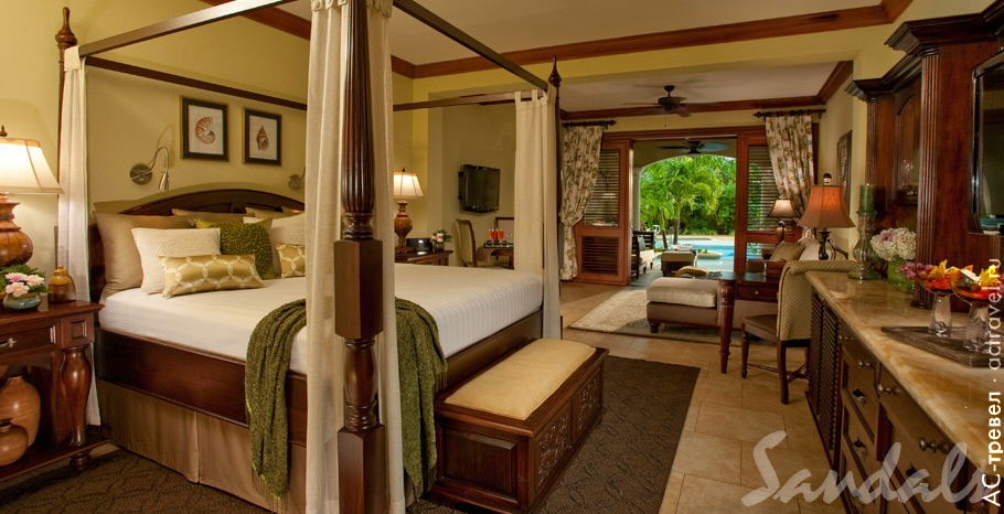 Swim-up Crystal Lagoon Honeymoon One Bedroom Butler Suite   Sandals Royal Caribbean