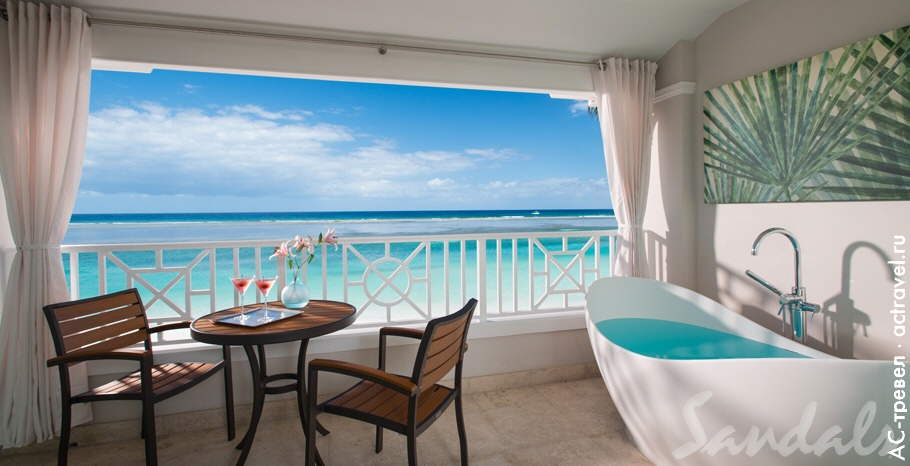  Windsor Beachfront Club Elite Room with Balcony Tranquility Soaking Tub   Sandals Royal Caribbean