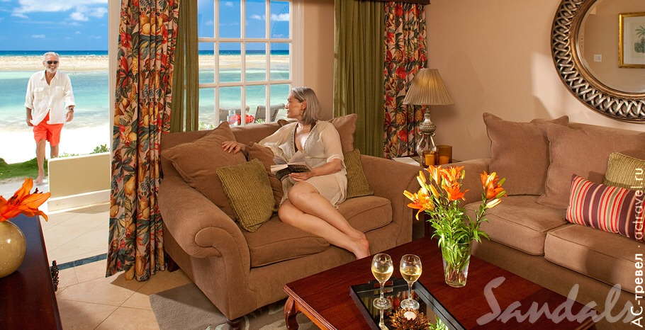  Royal Beachfront Honeymoon One Bedroom Butler Suite   Sandals Royal Caribbean