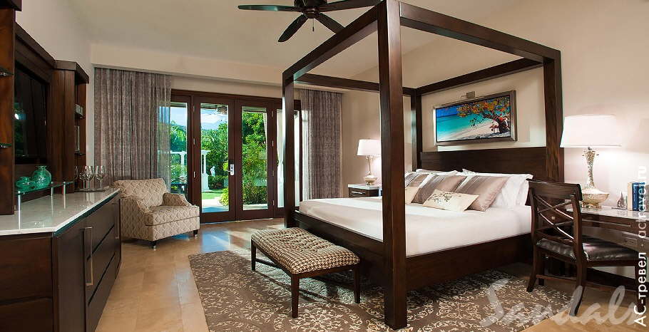  Romeo and Juliet Walkout Butler Suite with Patio Tranquility Soaking Tub   Sandals Royal Caribbean