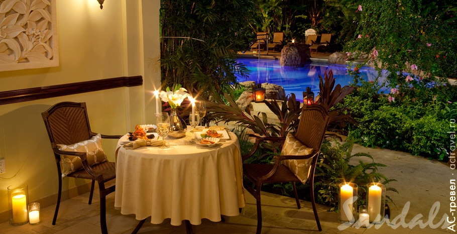  Walkout Swim up Crystal Lagoon Honeymoon Butler Suite   Sandals Royal Caribbean