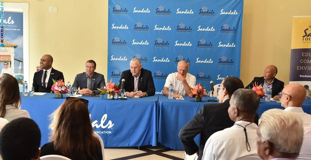 Грег Норман на острове Сент-Люсия на пресс конференции Sandals Resorts