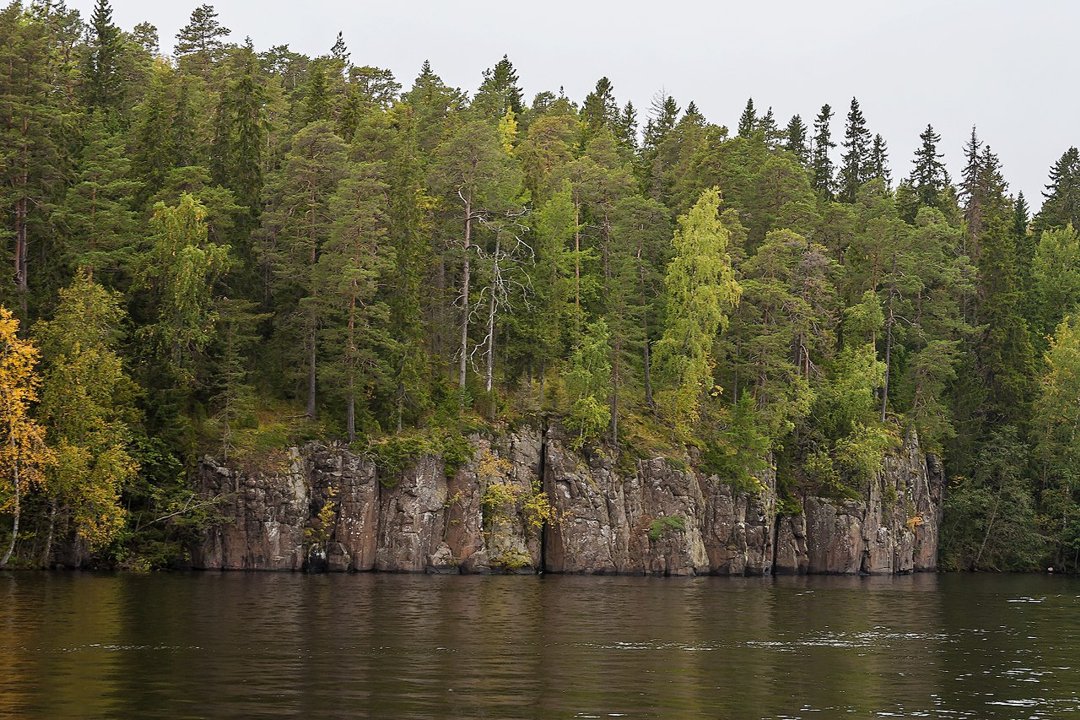 Валаамские бурые скалы