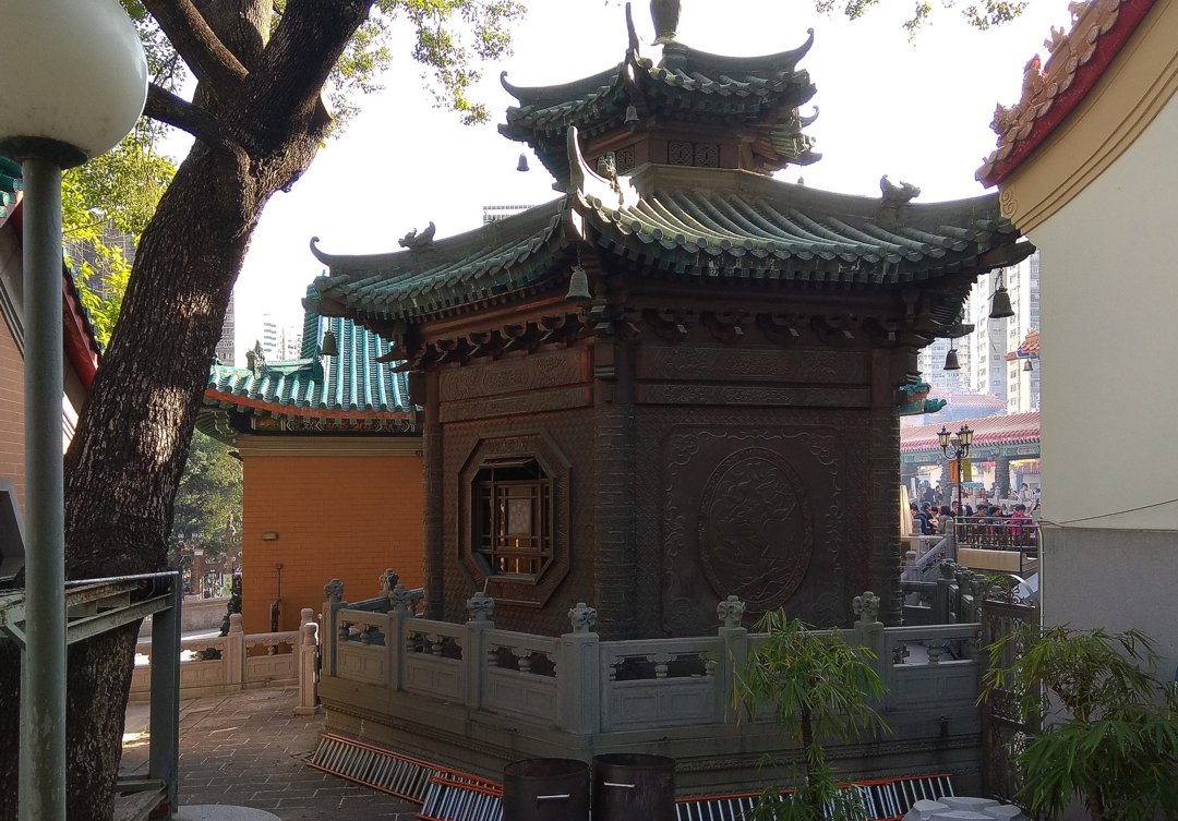 Храм Вон Тайсинь, Бронзовый павильон
